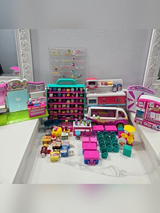 Shopkins Other - Ginormous OG Shopkins Playset Bundle with Pink, Teal and White Accessories